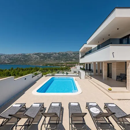 Βίλα Malusy Zadarvillas