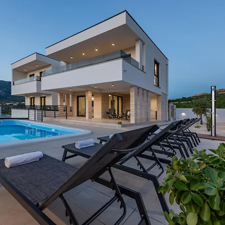 Βίλα Malusy Zadarvillas *