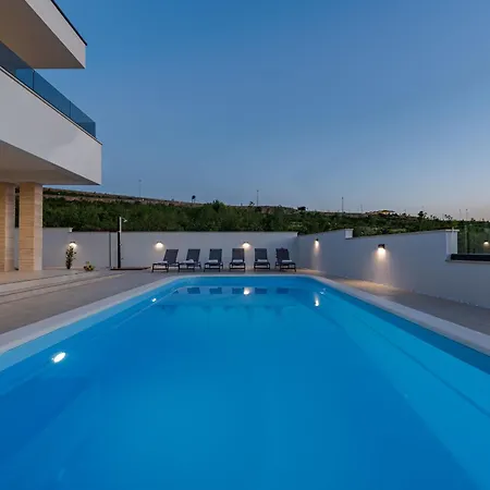 别墅 Malusy Zadarvillas