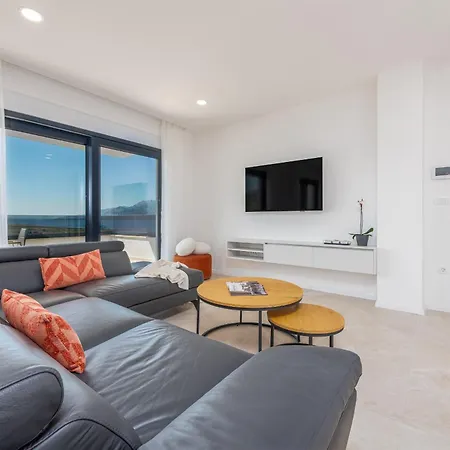 Malusy Zadarvillas * 洛瓦尼斯卡