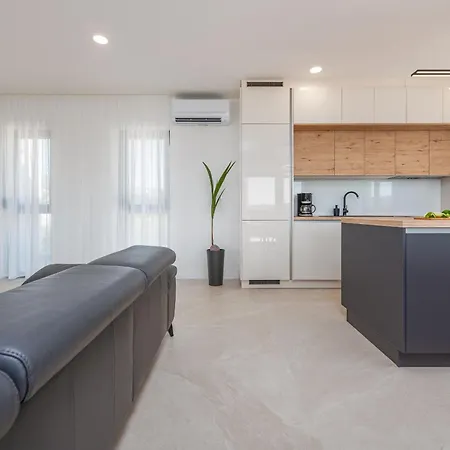 Malusy Zadarvillas 别墅 洛瓦尼斯卡