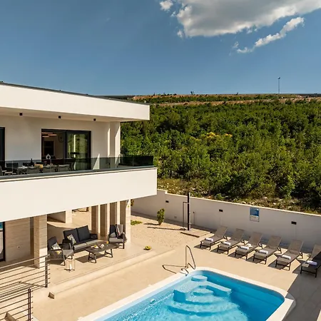 Malusy Zadarvillas Vila *