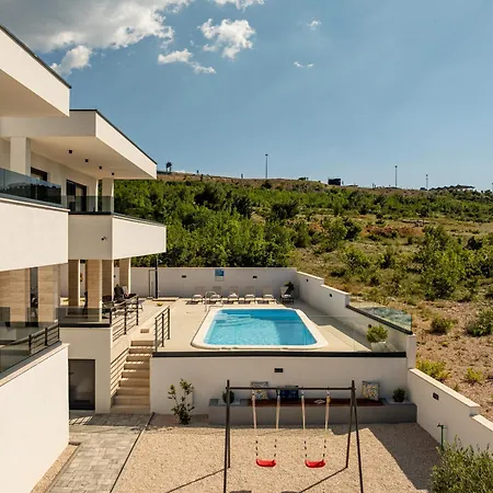 Malusy Zadarvillas Vila *