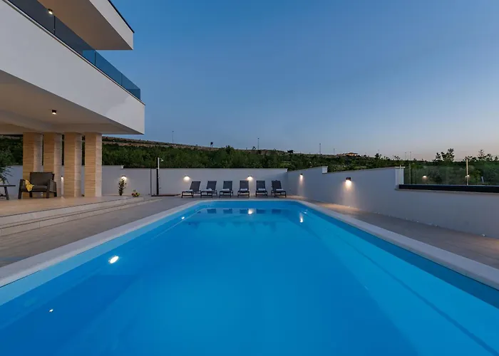 וילה Malusy Zadarvillas