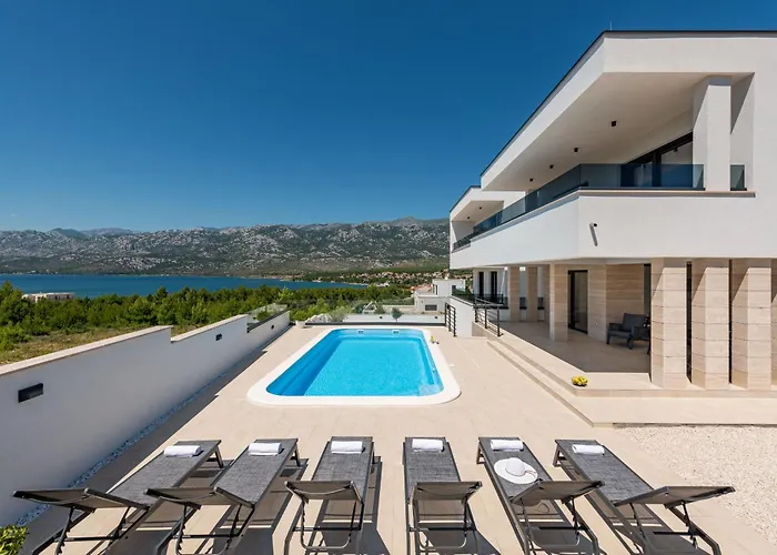 וילה Malusy Zadarvillas